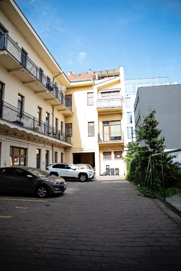 Cozy Modern Apartment In The Old Town - Hlavna Street Kosice Exterior photo